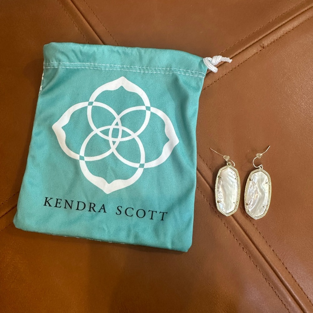 Kendra Scott Elle Gold Drop Earrings in Ivory Mother-of-Pearl